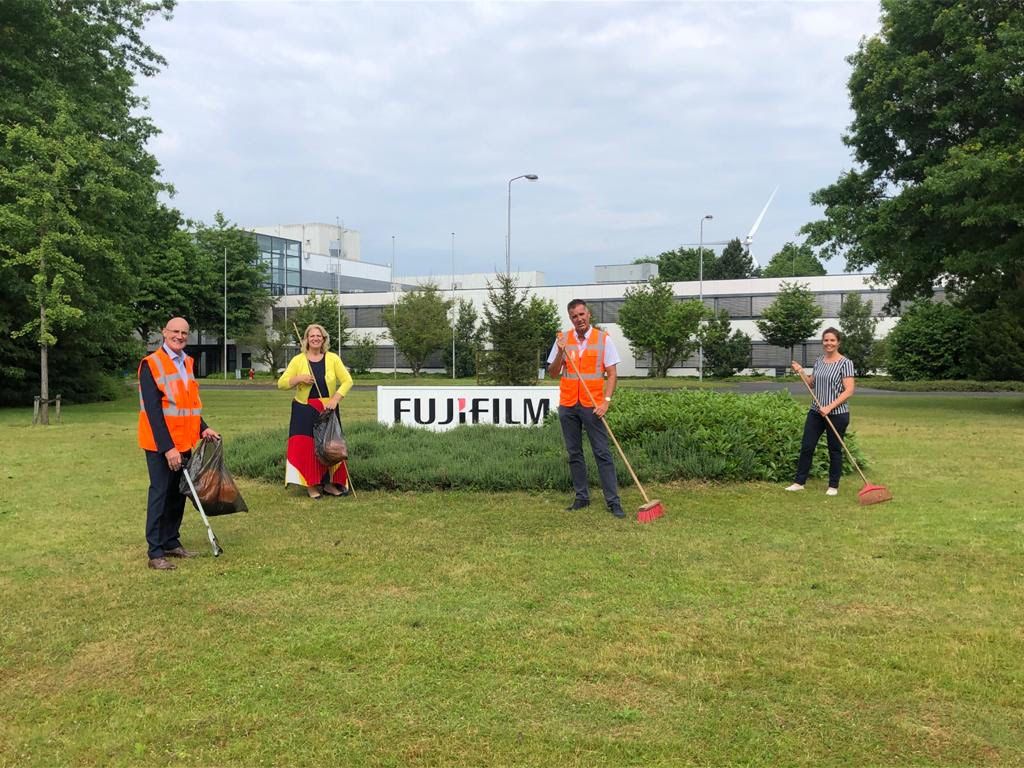 De aftrap voor de vernieuwde samenwerking met ContourdeTwern: Fujifilm doet mee met de World Clean up day. 